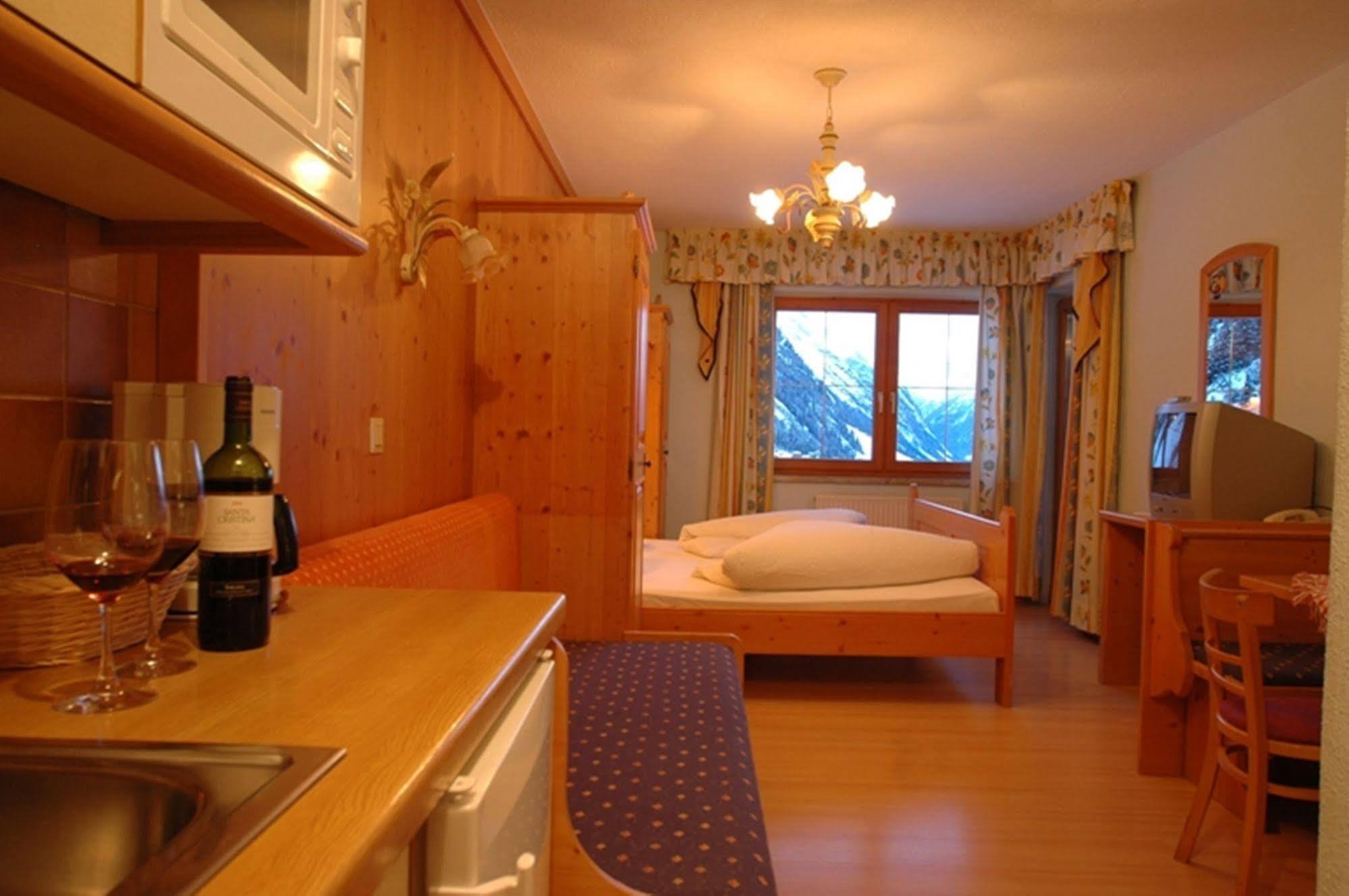 Landhaus Edelweiss Sankt Leonhard im Pitztal Exterior foto